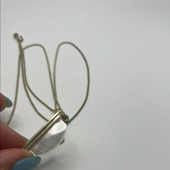 adjustable Kendra Scott Gold with mother of pearl Bar Pendant Necklace - Picture 7 of 8